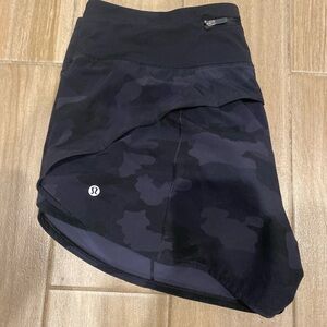Lululemon Speed Up 4” Camo - Size 12